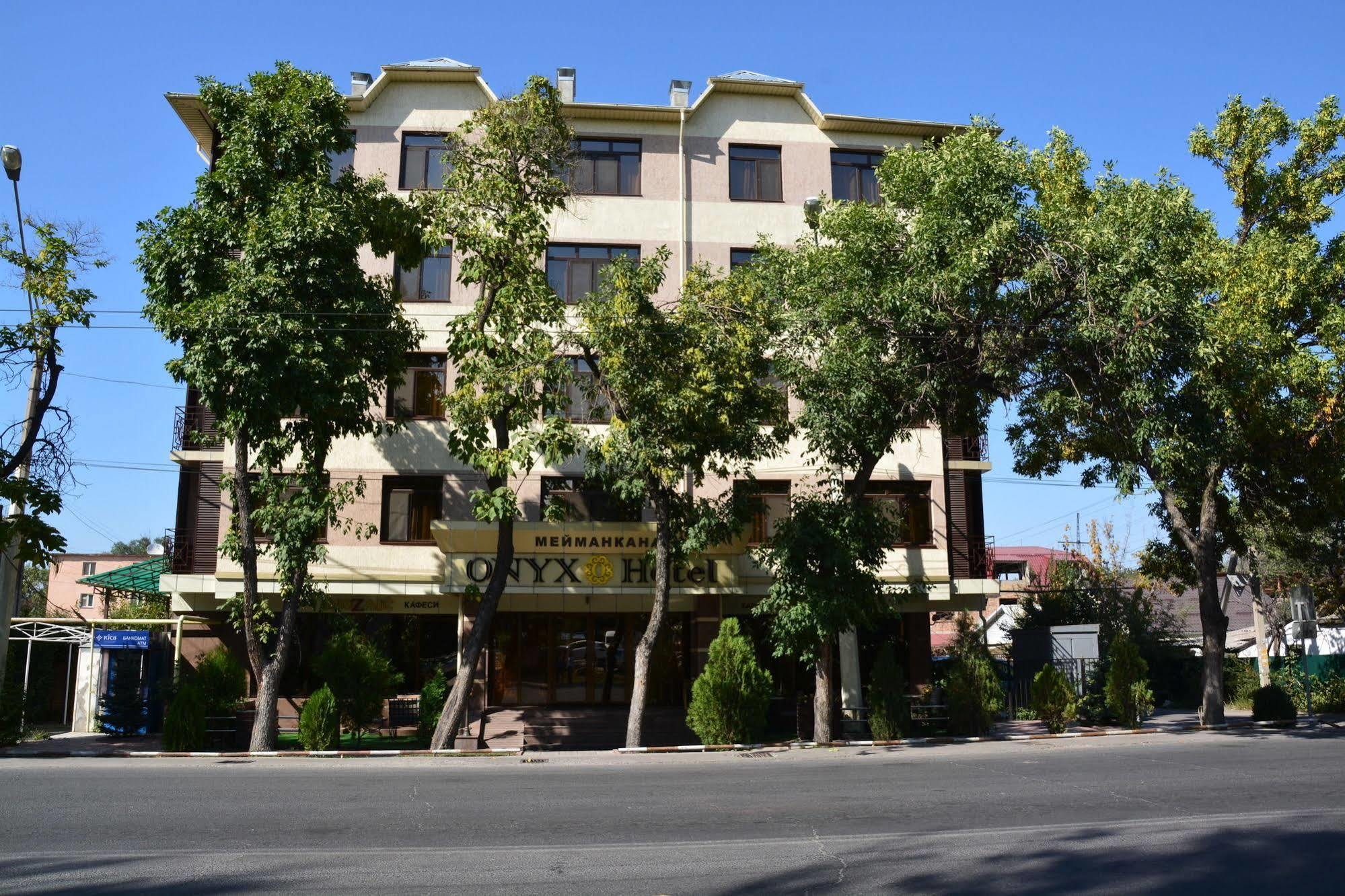 Onyx Hotel Bishkek Exterior foto